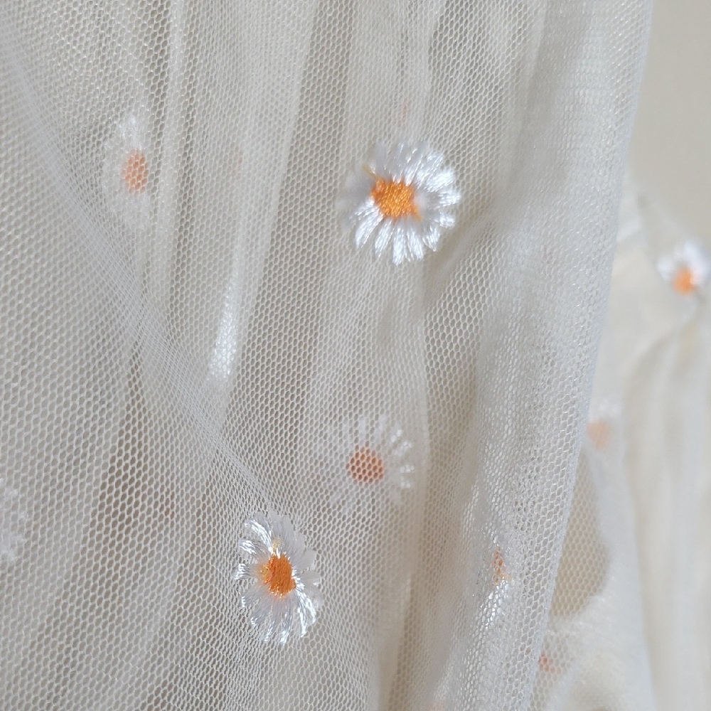 Le Lis Ivory Sheer Mesh Daisy Embroidered Crop Top Cottagecore Size Medium - Picture 8 of 11